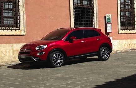 Fiat 500X mini SUV zoom in