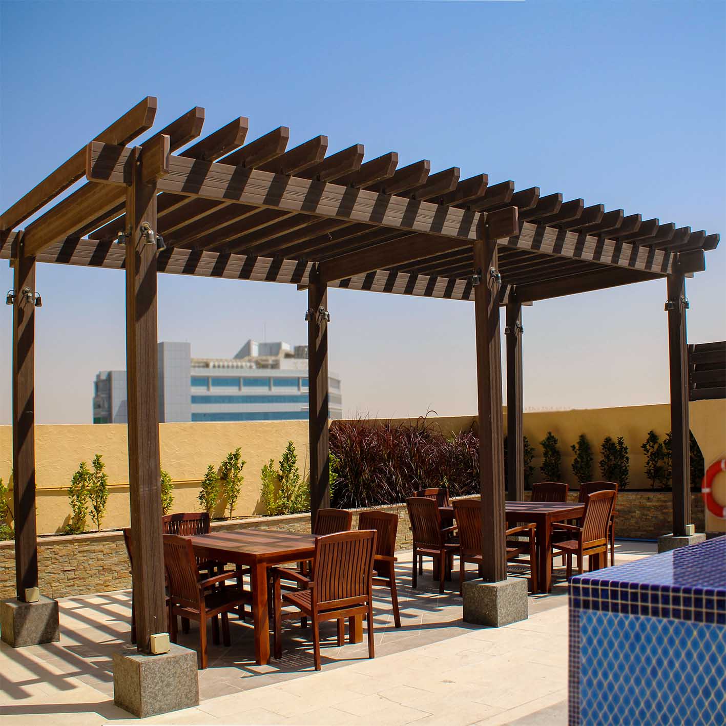 Timber pergola pool sq-9acf6851